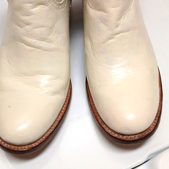 LUCCHESE ERIKA distressed BOOTIES, SIZE 9B - Picture 7 of 12